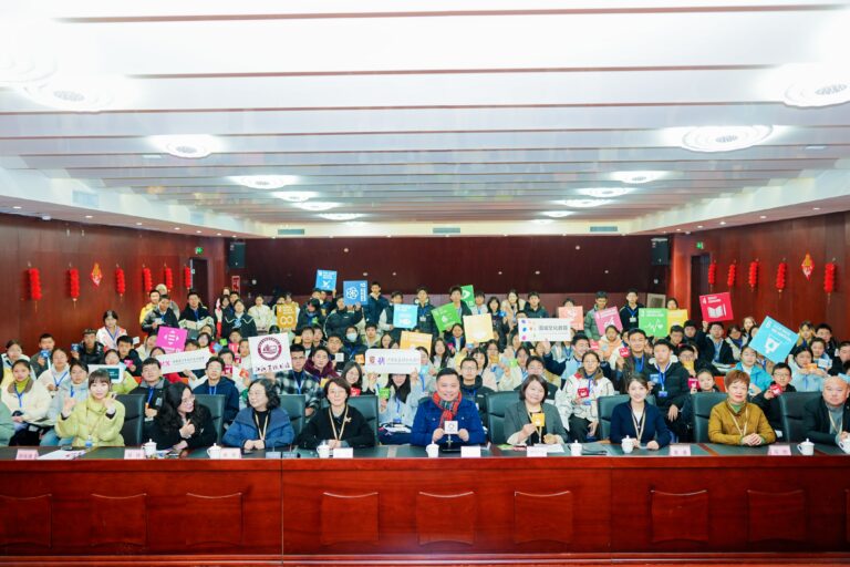 在泸州，为世界：